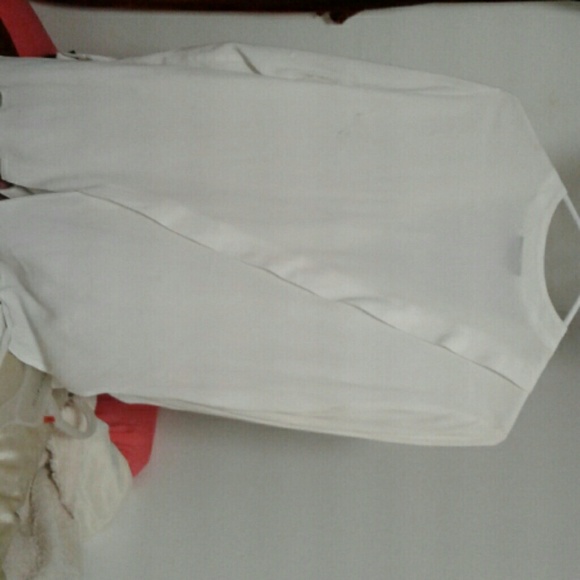 Selling gently worn or  new clothing, size 4-8 - Picture 3 of 8